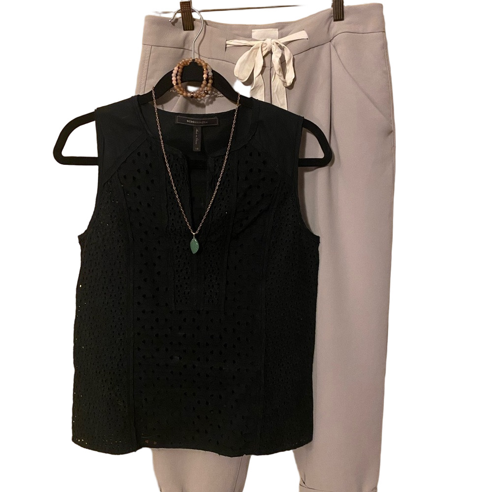 BCBG Eyelet Sleeveless Top. XS